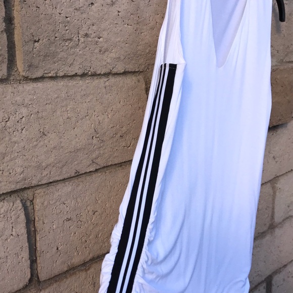 Sporty top - Picture 4 of 5